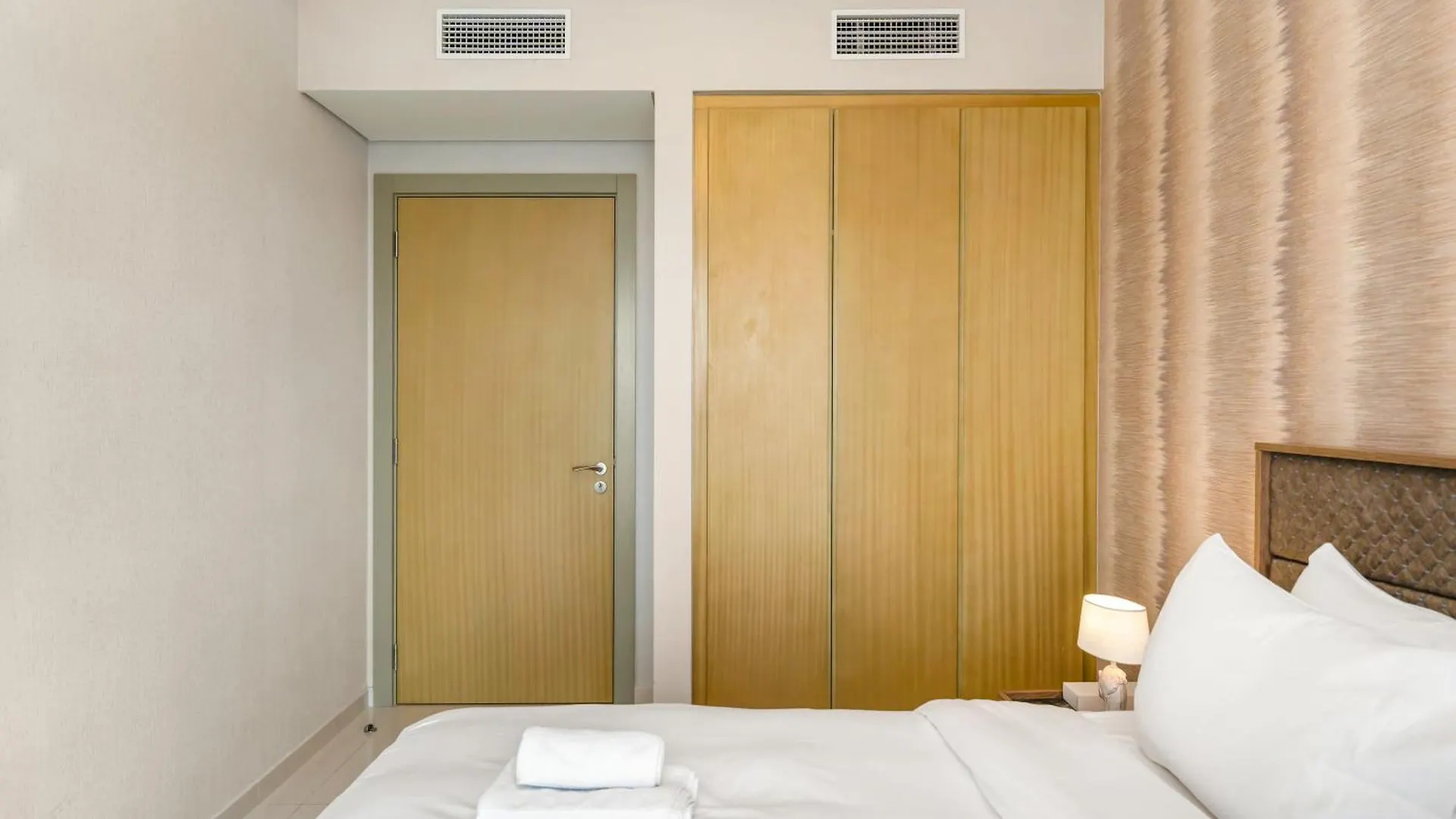 Апартаменты Lux 3Bhk In Businessbay, Canal Views, Great Location Дубай ОАЭ